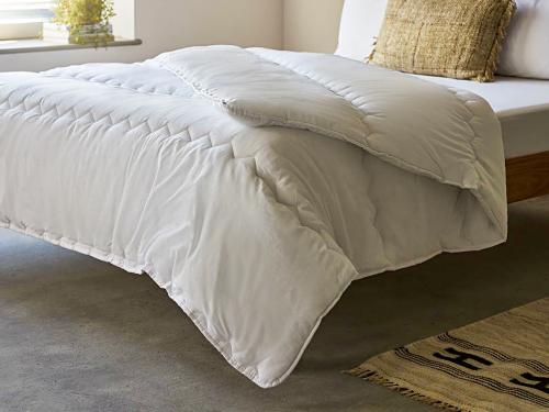 4.5 Tog soft hollowfiber duvet on wood bed