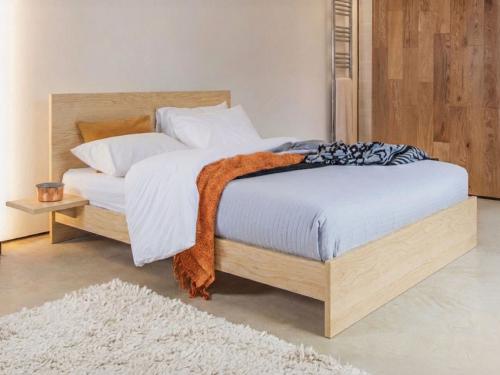 enkel bed maple