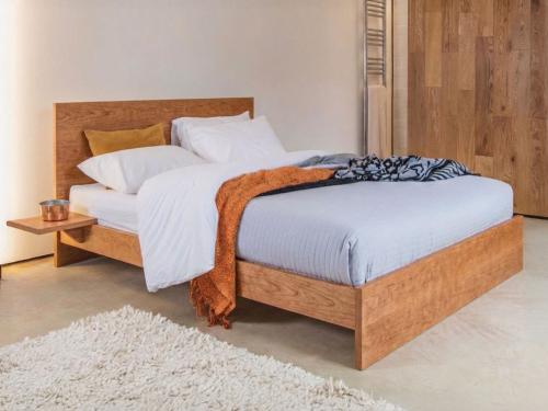 enkel bed in solid cherry