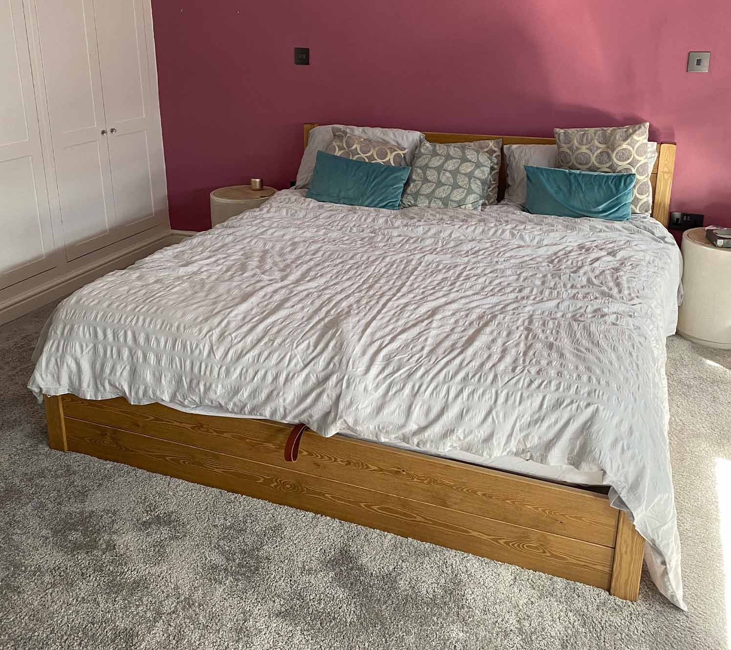 cosy bedroom design with storage