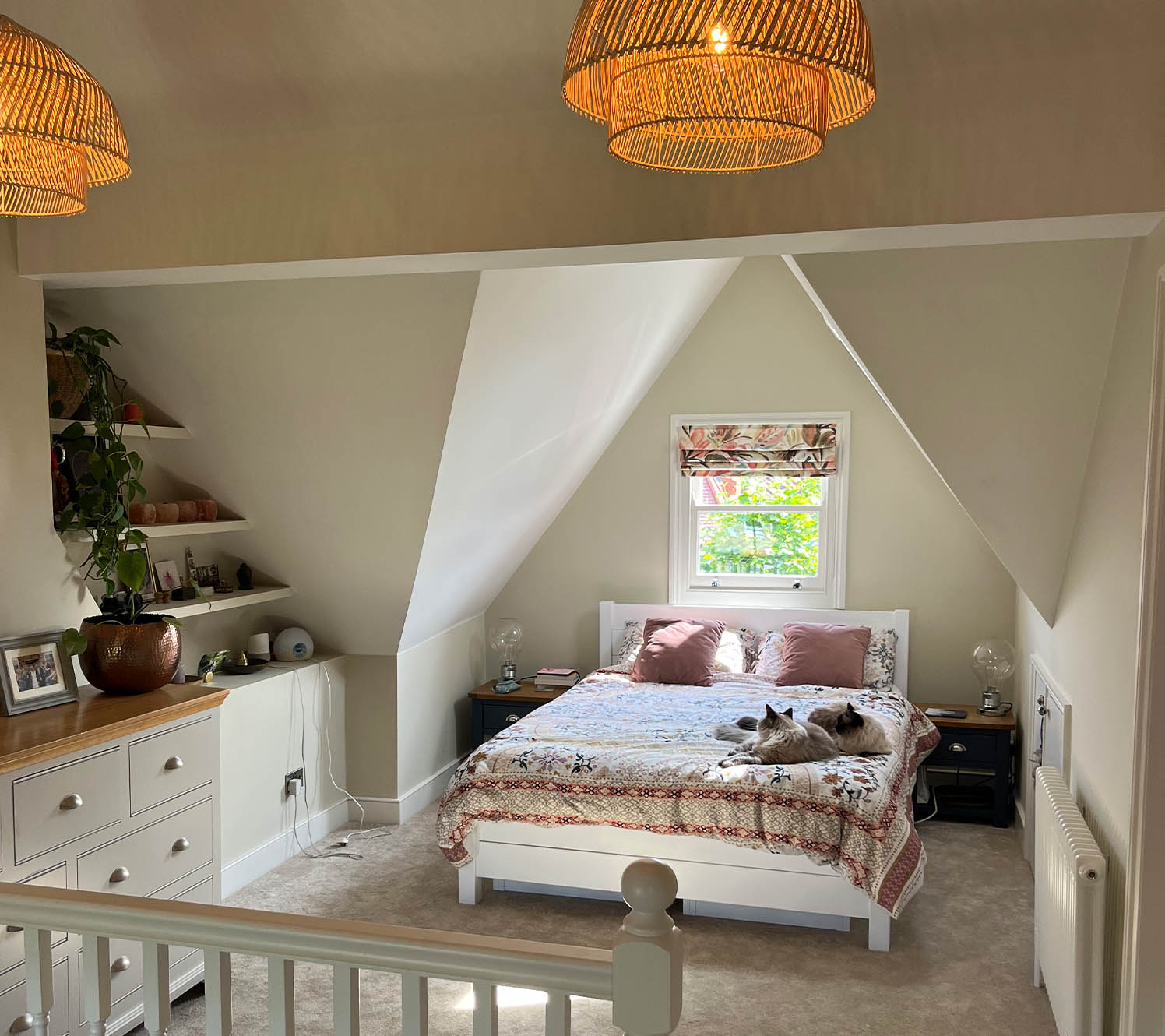large bedroom ideas Let the Ceiling Carry